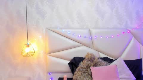 Laurent online show from December 18, 11:38 am