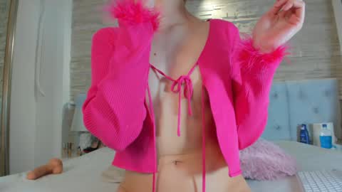 Lauryn online show from February 8, 1:01 pm