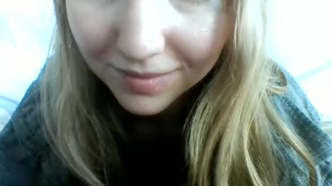 layannalea online show from February 11, 12:06 am
