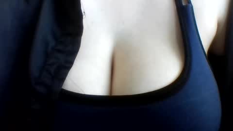 layannalea online show from May 17, 9:02 pm