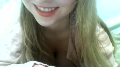 layannalea online show from February 14, 4:37 am