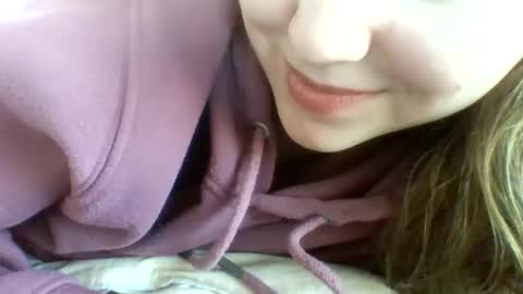 layannalea online show from February 13, 12:46 am