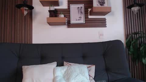 Layla online show from February 16, 6:28 pm