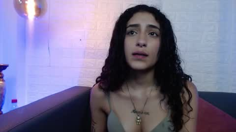 Layla online show from February 18, 2:27 am