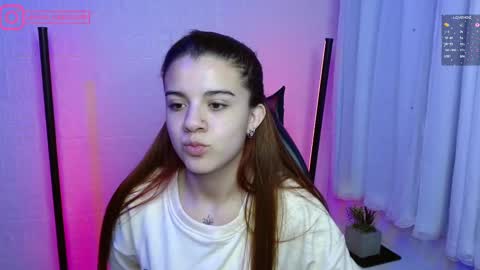 Layla online show from February 19, 2:11 pm