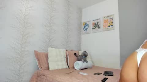 Layla Vanegas online show from October 25, 1:28 am