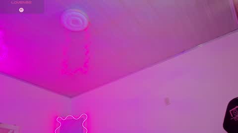 laylafoxy_tay online show from September 19, 4:27 am