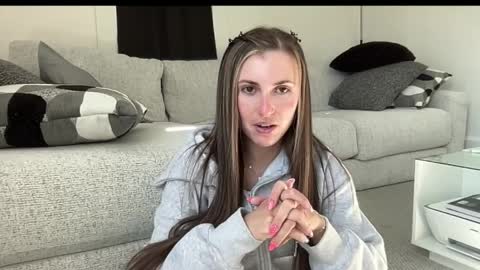 laylahlaylah1 online show from April 9, 2:12 pm