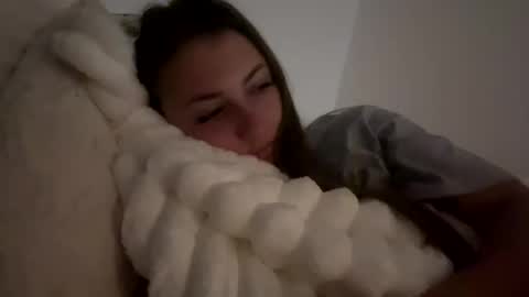 laylahlaylah1 online show from October 12, 7:45 am