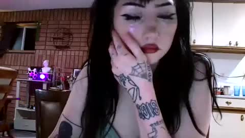 Snapshot of laylakills chatting on September 27, 5:38 am Layla Kills online show from September 27, 5:38 am