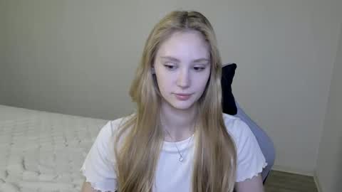 LaylaPretty001 online show from November 11, 5:20 am