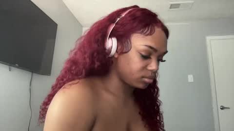 Snapshot of laylasimone97 chatting on March 10, 3:52 pm Sexy SImone online show from March 10, 3:52 pm