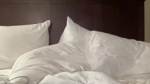 Snapshot of laylasimone97 chatting on March 2, 9:10 am Sexy SImone online show from March 2, 9:10 am