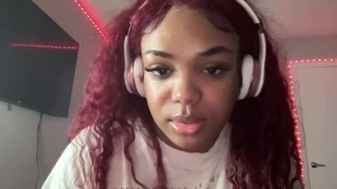 Snapshot of laylasimone97 chatting on March 11, 9:13 am Sexy SImone online show from March 11, 9:13 am