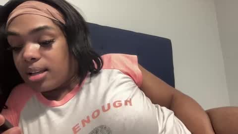 Snapshot of laylasimone97 chatting on February 9, 12:39 am Sexy SImone online show from February 9, 12:39 am