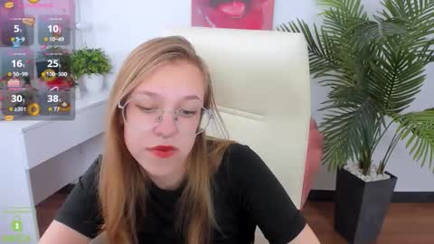 Snapshot of layriantavee chatting on September 22, 6:28 am layriantavee online show from September 22, 6:28 am