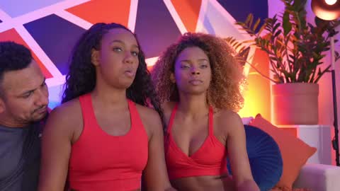 Favn  Viva Richard  Camilla online show from September 29, 7:13 pm