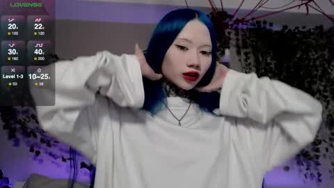 Snapshot of le_chan chatting on February 9, 1:35 pm felixe online show from February 9, 1:35 pm