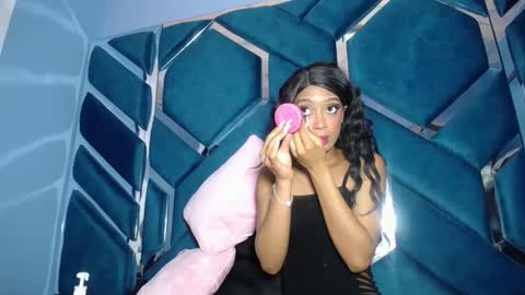 lea sewwtly online show from October 8, 1:50 pm