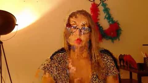 LEA online show from February 25, 5:27 pm