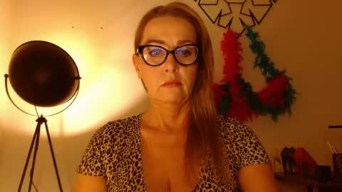 LEA online show from July 22, 2:08 pm