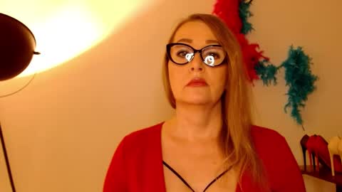 LEA online show from February 18, 11:11 am