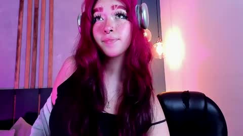 Leah online show from June 9, 4:01 am