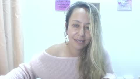 leah_susman online show from February 19, 5:05 am
