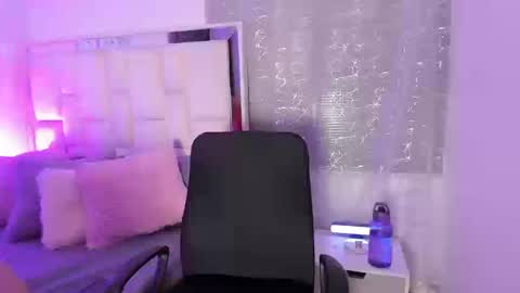 Leah  online show from October 18, 2:16 am