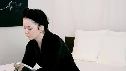 Leah online show from October 13, 10:50 am