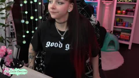 Leah online show from March 5, 8:18 pm