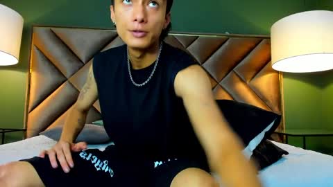 Lean online show from April 11, 3:38 pm