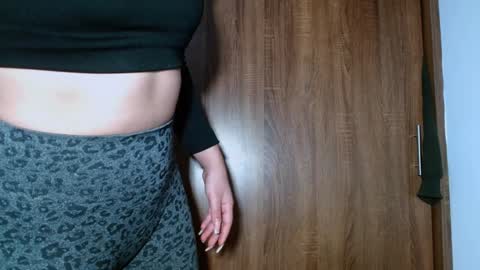 leanaalhub online show from December 7, 4:48 am