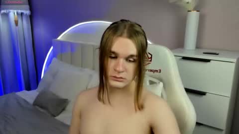 Leanu online show from November 28, 8:43 am