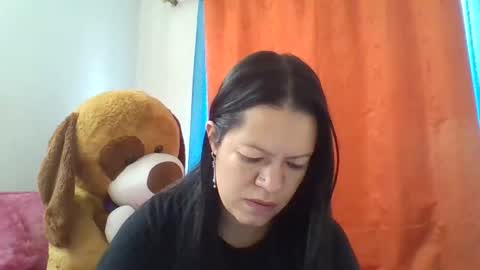 Leandra online show from November 17, 2:30 pm