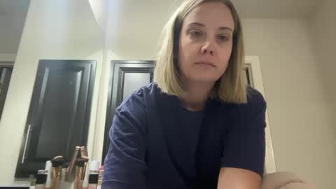 leanneluxecouple online show from October 6, 10:33 am