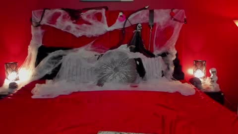 LeaNoir online show from October 31, 6:03 am