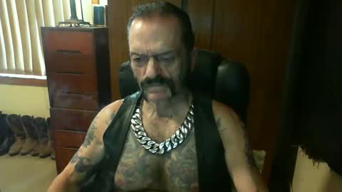 Snapshot of leathergreaser chatting on January 28, 10:12 pm leathergreaser online show from January 28, 10:12 pm