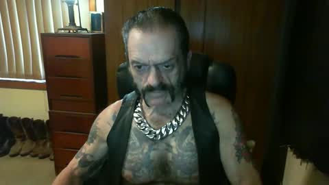 Snapshot of leathergreaser chatting on January 31, 8:11 am leathergreaser online show from January 31, 8:11 am