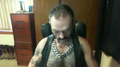 Snapshot of leathergreaser chatting on February 26, 10:58 pm leathergreaser online show from February 26, 10:58 pm