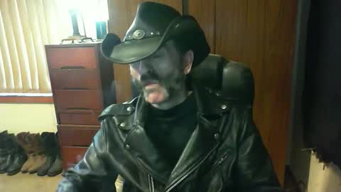 Snapshot of leathergreaser chatting on September 21, 8:35 pm leathergreaser online show from September 21, 8:35 pm