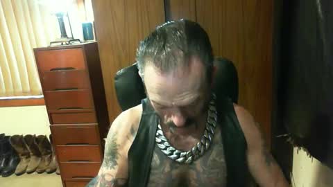 Snapshot of leathergreaser chatting on February 9, 7:48 am leathergreaser online show from February 9, 7:48 am
