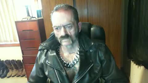 Snapshot of leathergreaser chatting on February 11, 12:28 am leathergreaser online show from February 11, 12:28 am
