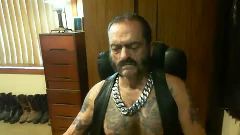 Snapshot of leathergreaser chatting on March 12, 11:54 pm leathergreaser online show from March 12, 11:54 pm