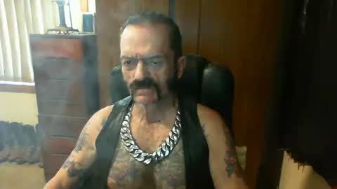 Snapshot of leathergreaser chatting on February 17, 11:43 pm leathergreaser online show from February 17, 11:43 pm