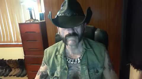 leathergreaser online show from December 20, 7:32 pm