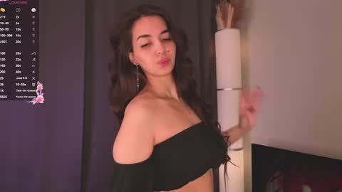 Jasmine online show from April 18, 7:07 pm