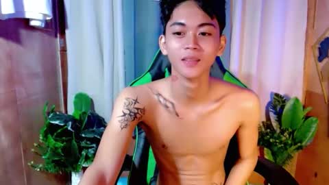 leemoreno18 online show from October 27, 6:30 pm