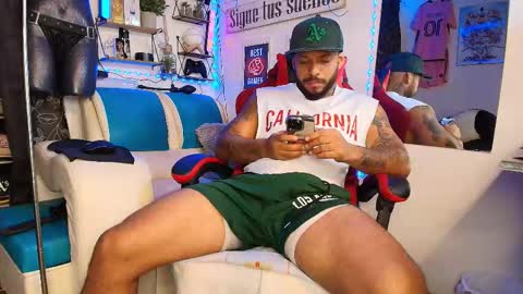 leenar_key online show from February 25, 12:25 am