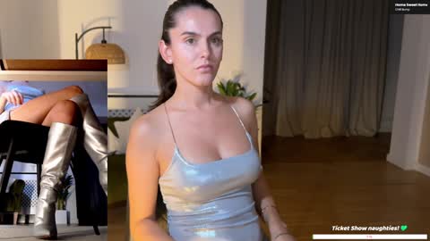 Elle  online show from October 25, 3:45 pm